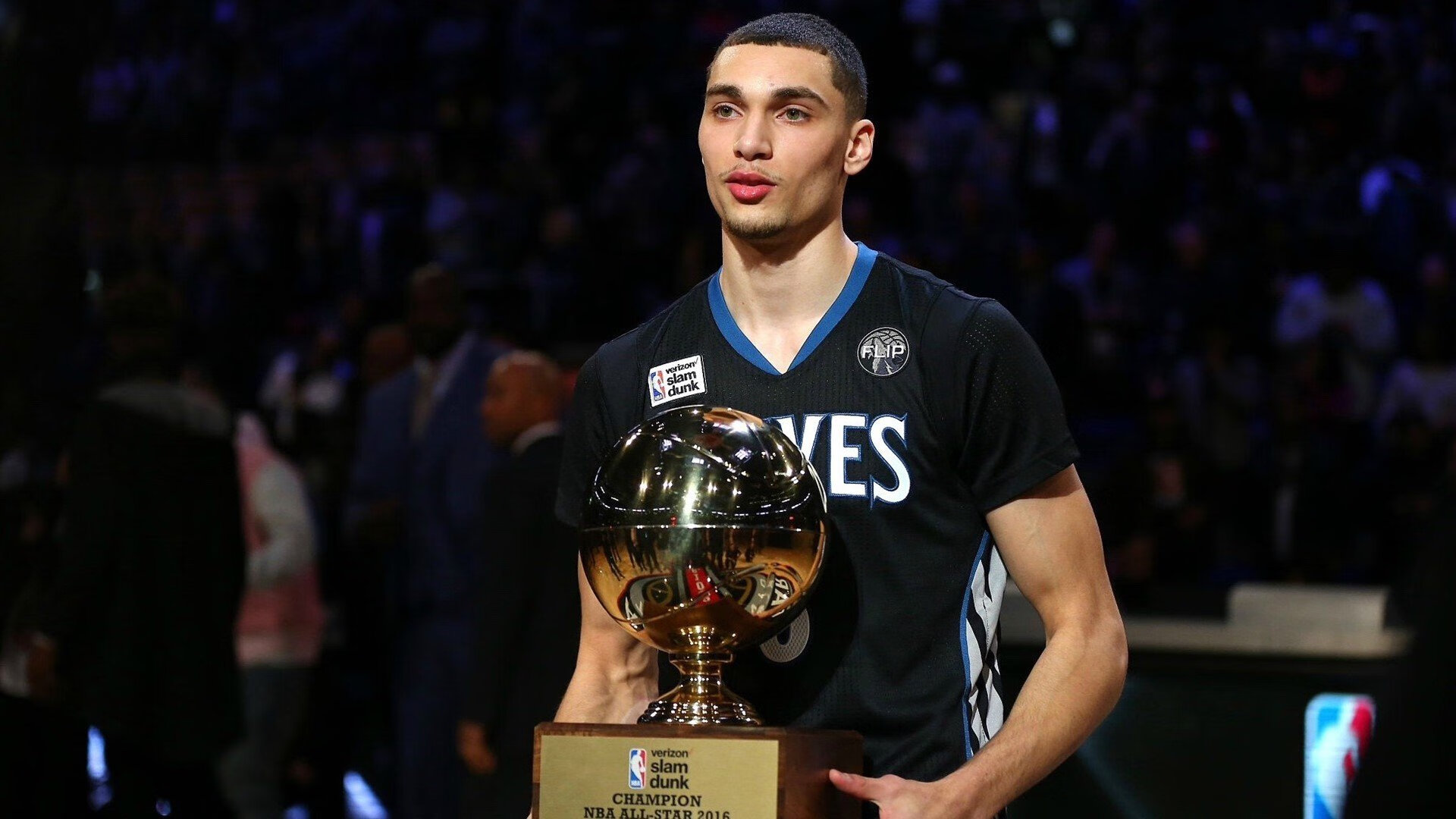 开云体育移动版-青少年足球明星产生，行业发展前景广阔，少年成名的足球明星